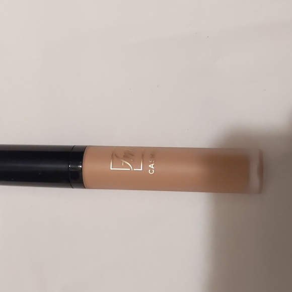 Fmg Cashmere Avon concealer - Picture 2 of 4